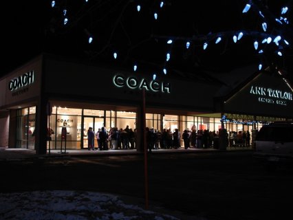 Outlets of Colorado 24-Hour Moonlight Madness Sale Starting at 9 Stores at the Outlets of
