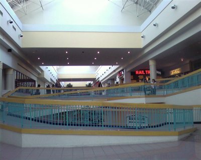 Shoppingtown Mall; DeWitt, New York | Labelscar Mall on a Saturday
